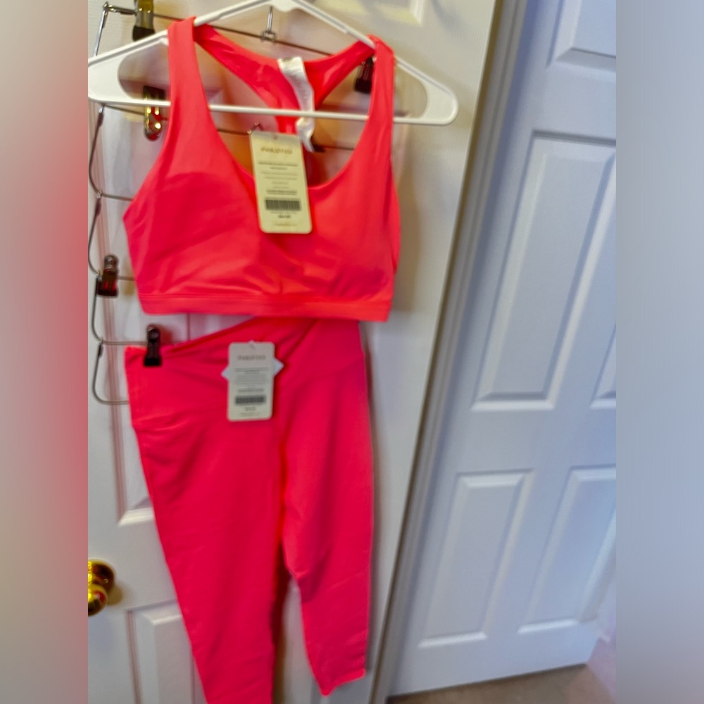 Fabletics nwt hot pink set